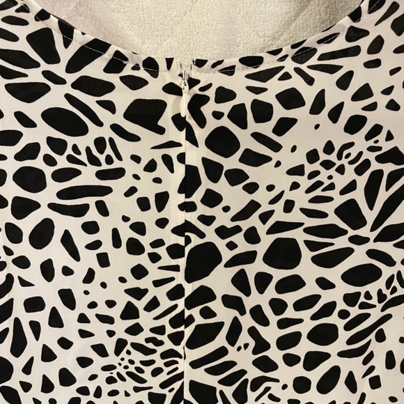NWT Animal print Blouse - Picture 4 of 5